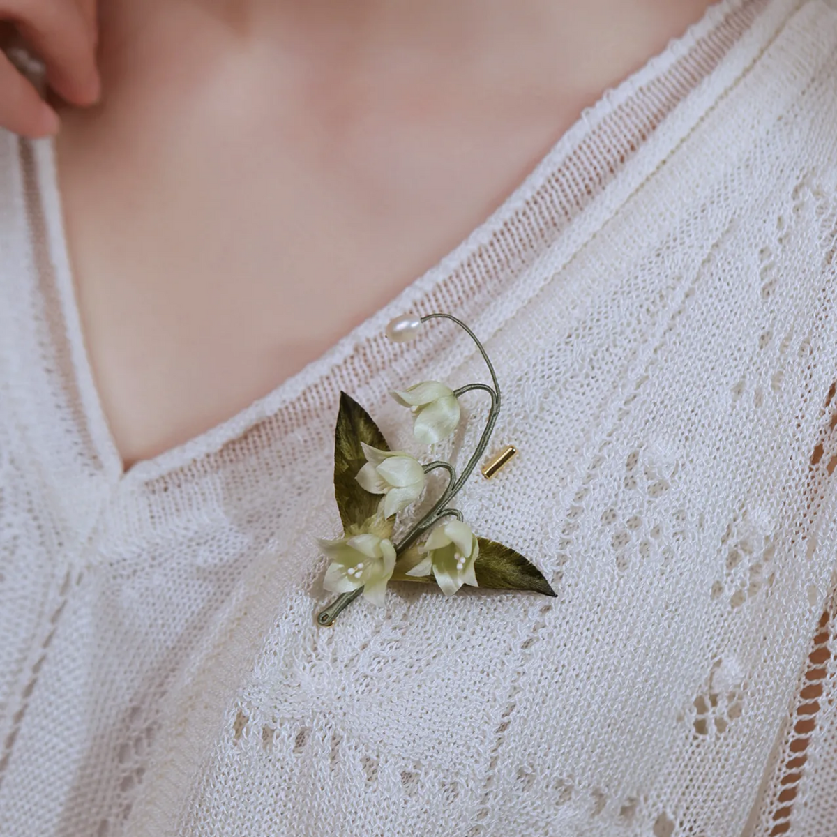 Handmade Lily of the Valley Brooch – Botanical Flower Jewelry Inspired by Nature, Traditional Ronghua Silk Thread Craft, Elegant Nature Gift & Wearable Art