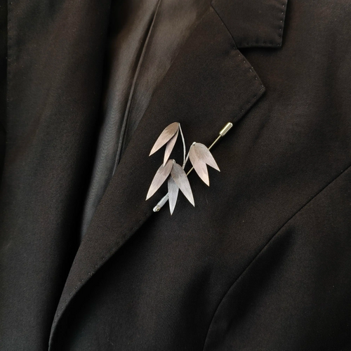 Handmade Bamboo Leaf Brooch – Botanical Wearable Art Inspired by Nature, Traditional Ronghua Silk Thread Craft, Symbol of Growth & Rising Step by Step, Unique Handmade Gift