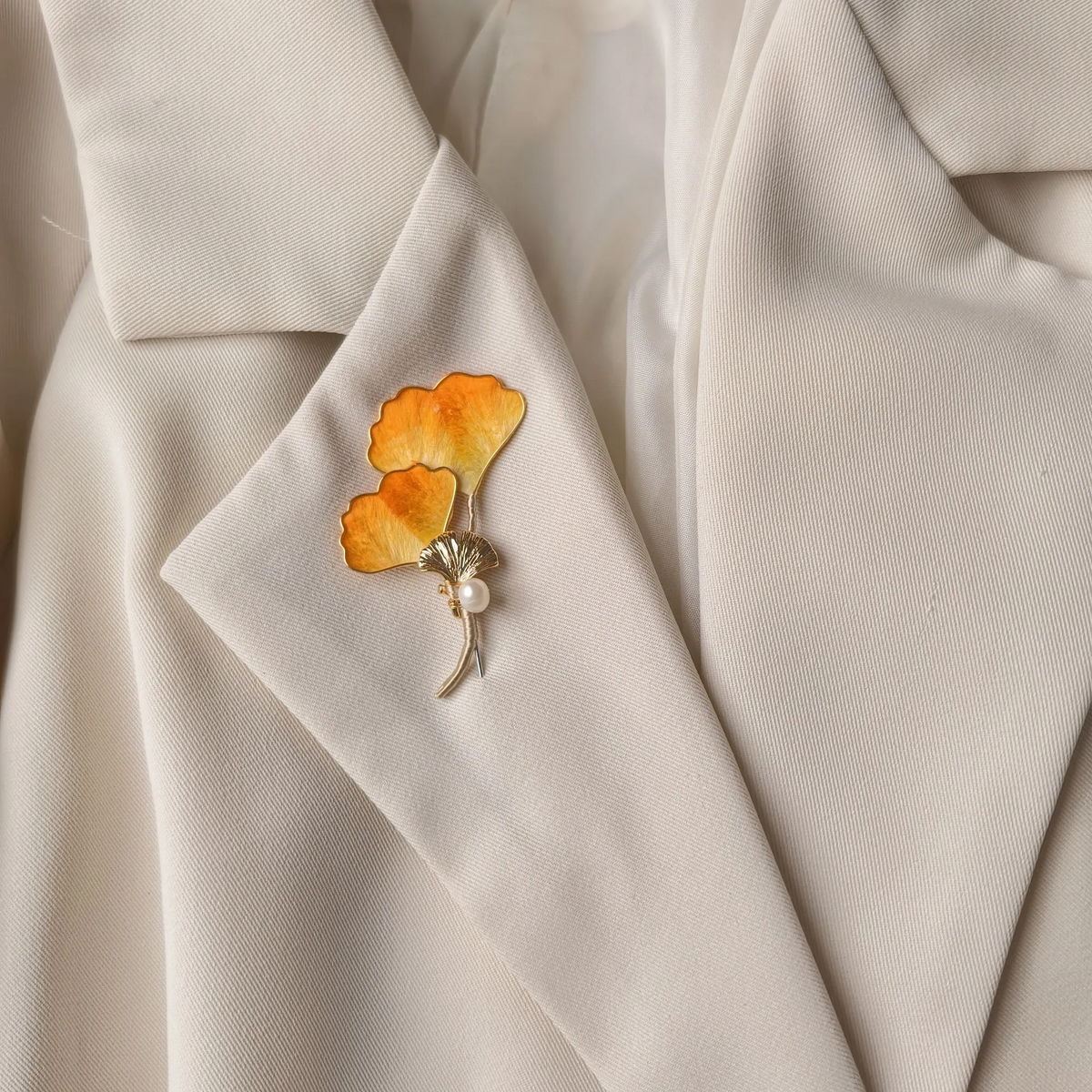 Handmade Ginkgo Leaf Brooch & Hairpin – Botanical Wearable Art Inspired by Nature, Traditional Ronghua Silk Thread Craft, Golden Leaf Jewelry & Meaningful Handmade Gift