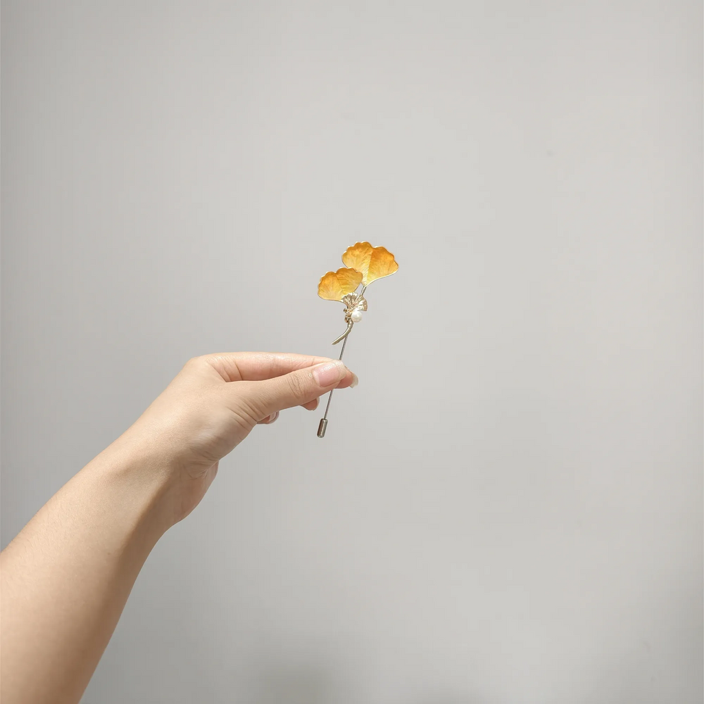 Handmade Ginkgo Leaf Brooch & Hairpin – Botanical Wearable Art Inspired by Nature, Traditional Ronghua Silk Thread Craft, Golden Leaf Jewelry & Meaningful Handmade Gift