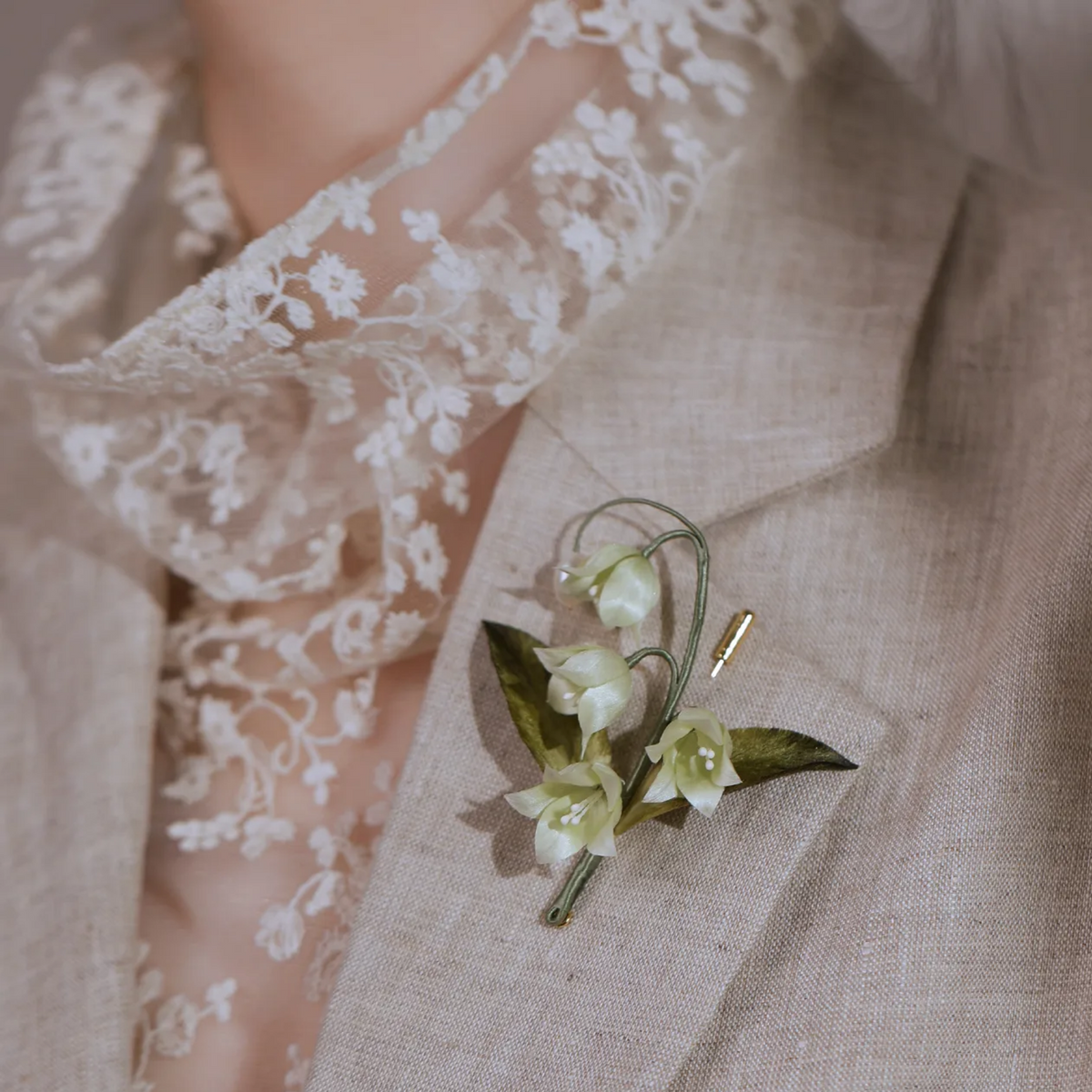 Handmade Lily of the Valley Brooch – Botanical Flower Jewelry Inspired by Nature, Traditional Ronghua Silk Thread Craft, Elegant Nature Gift & Wearable Art