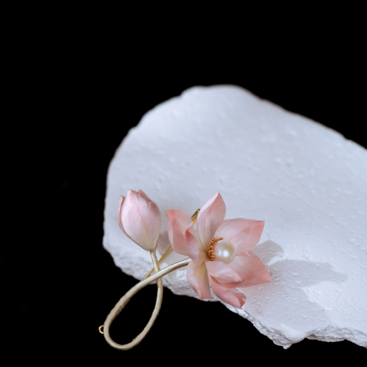 Lotus Flower Brooch Handmade with Silk Thread – Traditional Ronghua Botanical Jewelry, Pink Floral Accessory, Unique Nature Inspired Gift