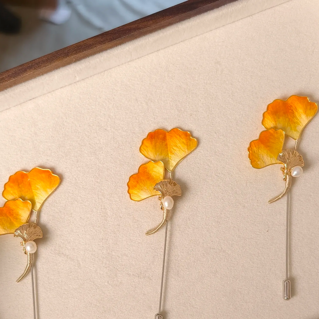 Handmade Ginkgo Leaf Brooch & Hairpin – Botanical Wearable Art Inspired by Nature, Traditional Ronghua Silk Thread Craft, Golden Leaf Jewelry & Meaningful Handmade Gift