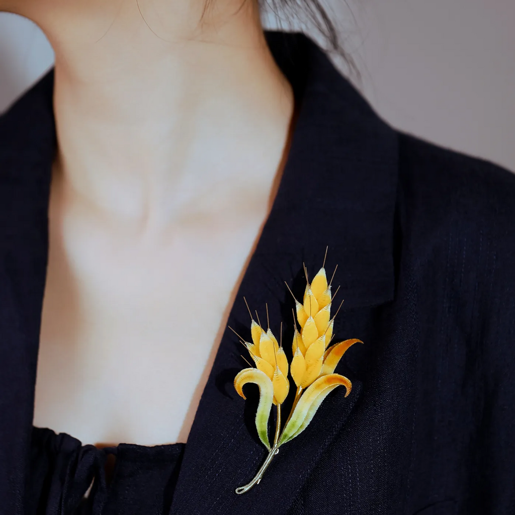 Handmade Wheat Brooch – Botanical Wearable Art Inspired by Nature, Traditional Ronghua Silk Thread Craft, Harvest Jewelry & Unique Handmade Gift