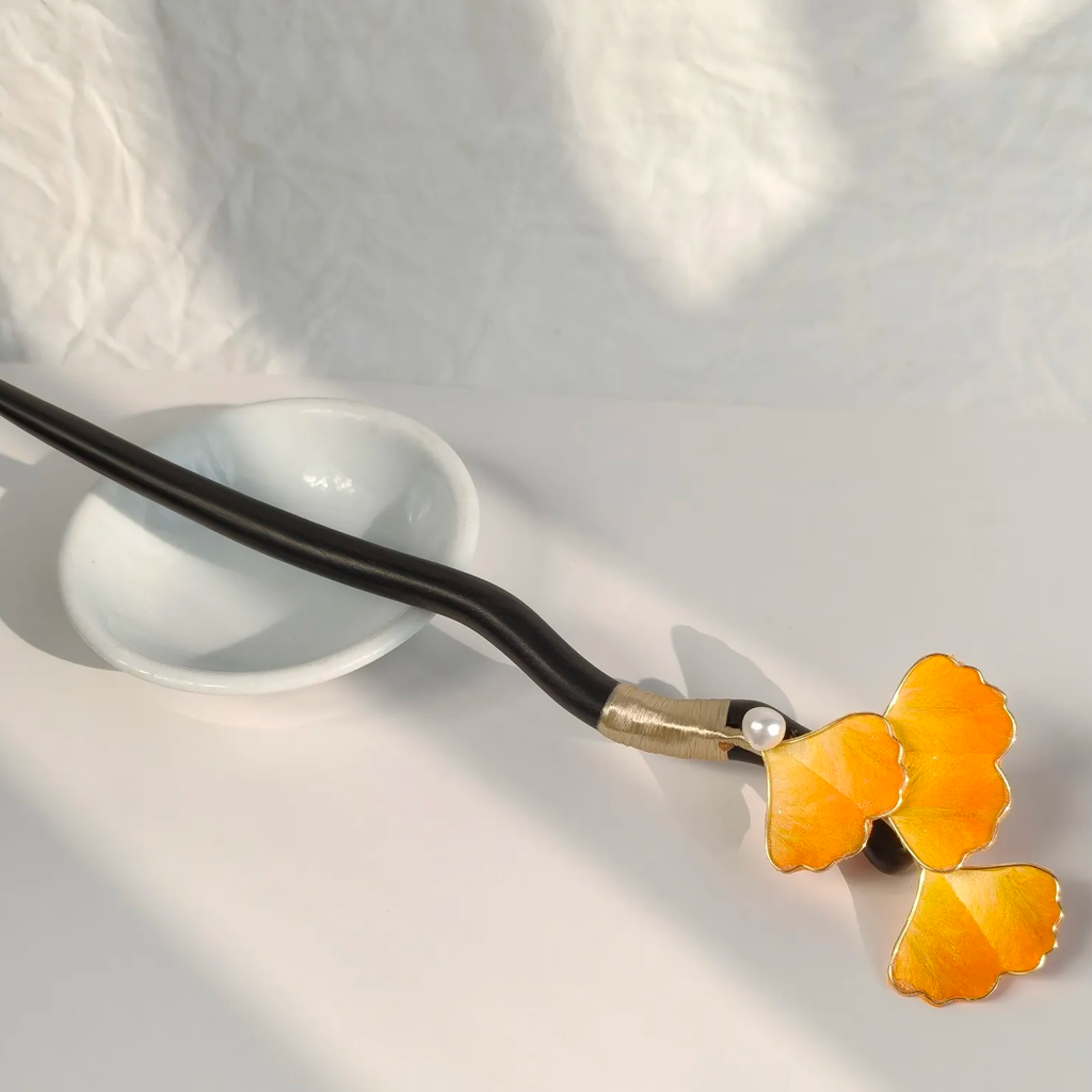 Handmade Ginkgo Leaf Brooch & Hairpin – Botanical Wearable Art Inspired by Nature, Traditional Ronghua Silk Thread Craft, Golden Leaf Jewelry & Meaningful Handmade Gift